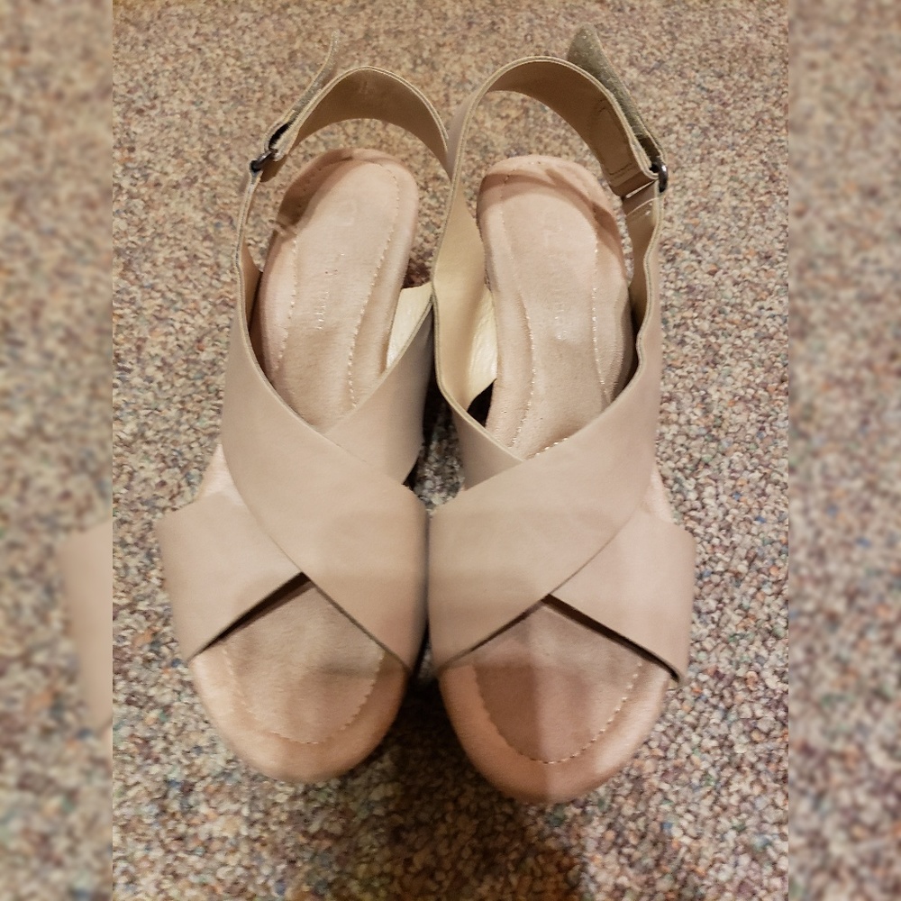 **3 for the price of 2** 8.5 Cork Wedges Like New!